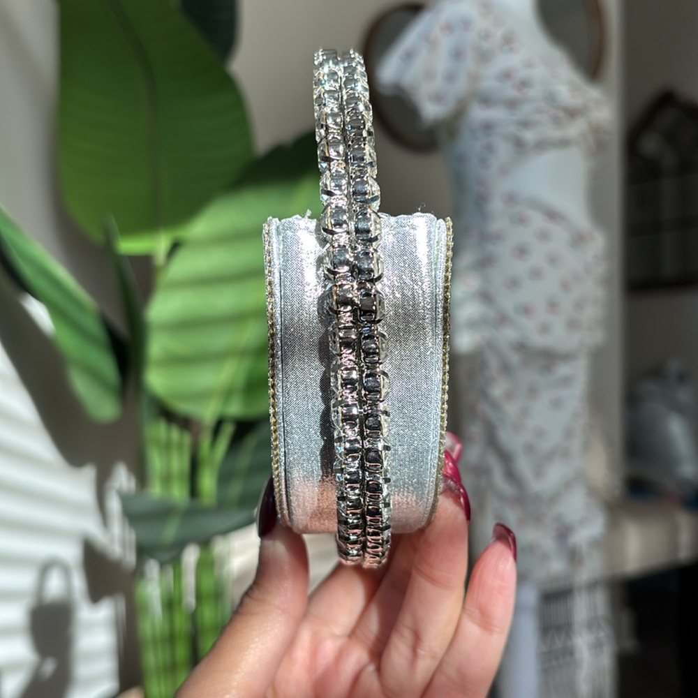💎💎💎NWT Mini Diamond Circle Clutch 💎💎💎 - Picture 5 of 15